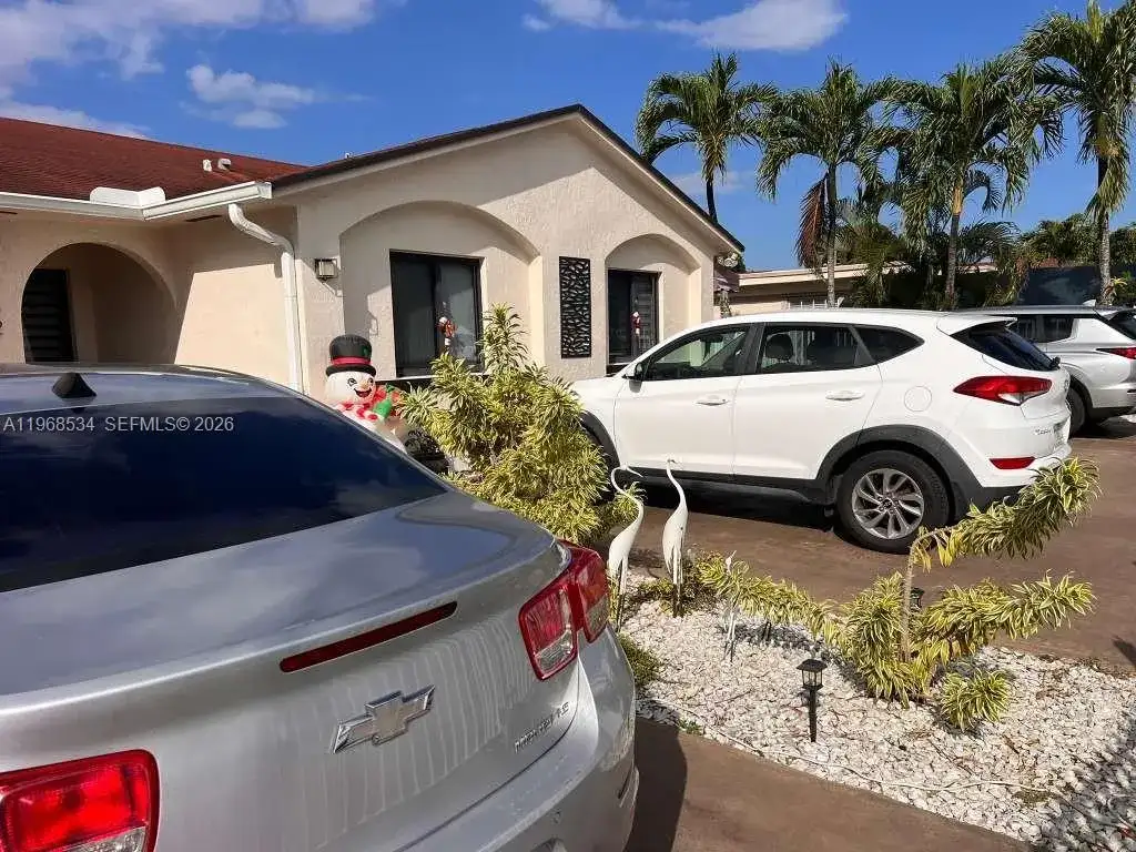 10532 NW 30th Ave, Miami FL 33147 photo 2