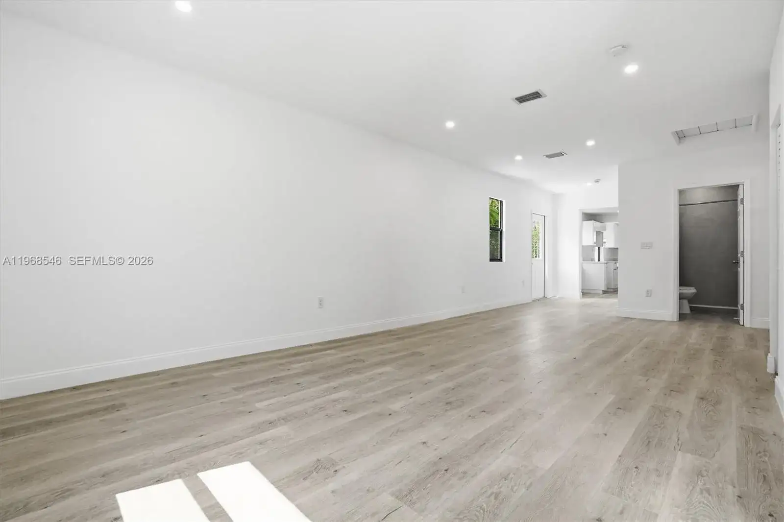 4237 SW 7th St, Miami FL 33134 photo 2