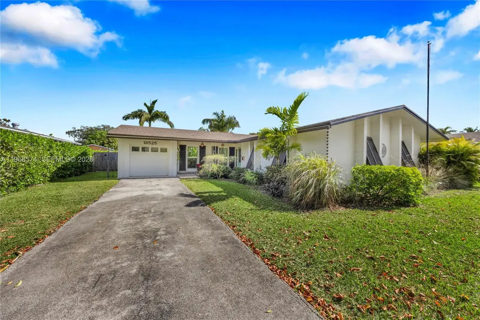 18525 SW 90th Ct, Cutler Bay FL 33157 photo 4