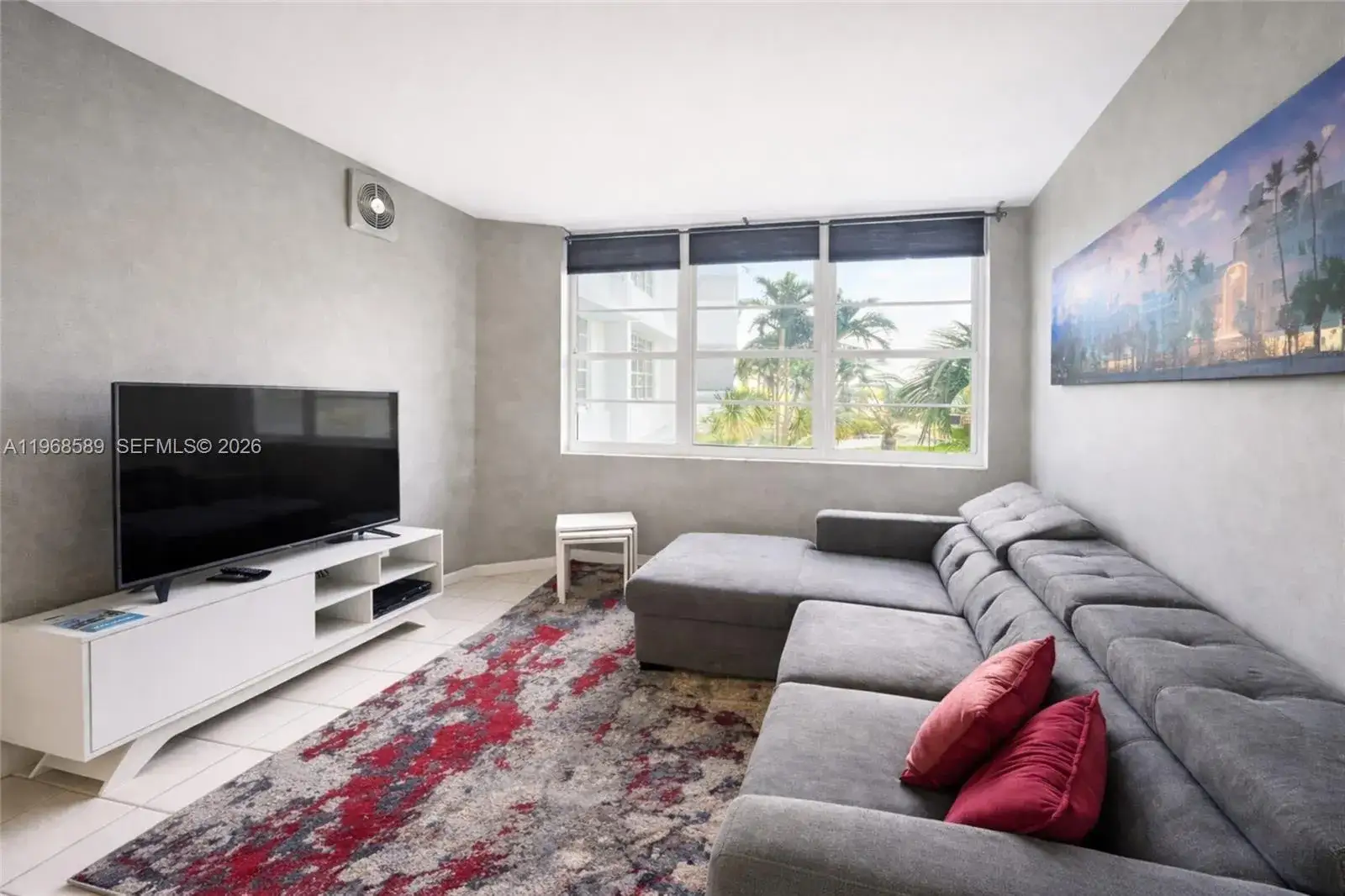 1 bedroom 1 bath Residential for sale at 100 Lincoln Rd # 415, Miami Beach FL 33139
