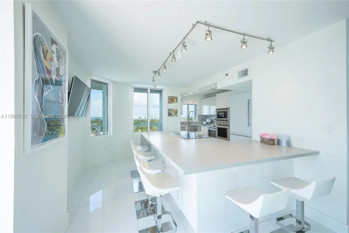 5900 Collins Ave # 1401, Miami Beach FL 33140