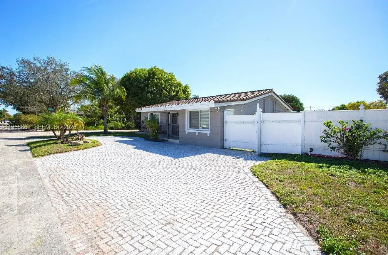 2450 NE 18th St, Pompano Beach FL 33062 photo 5