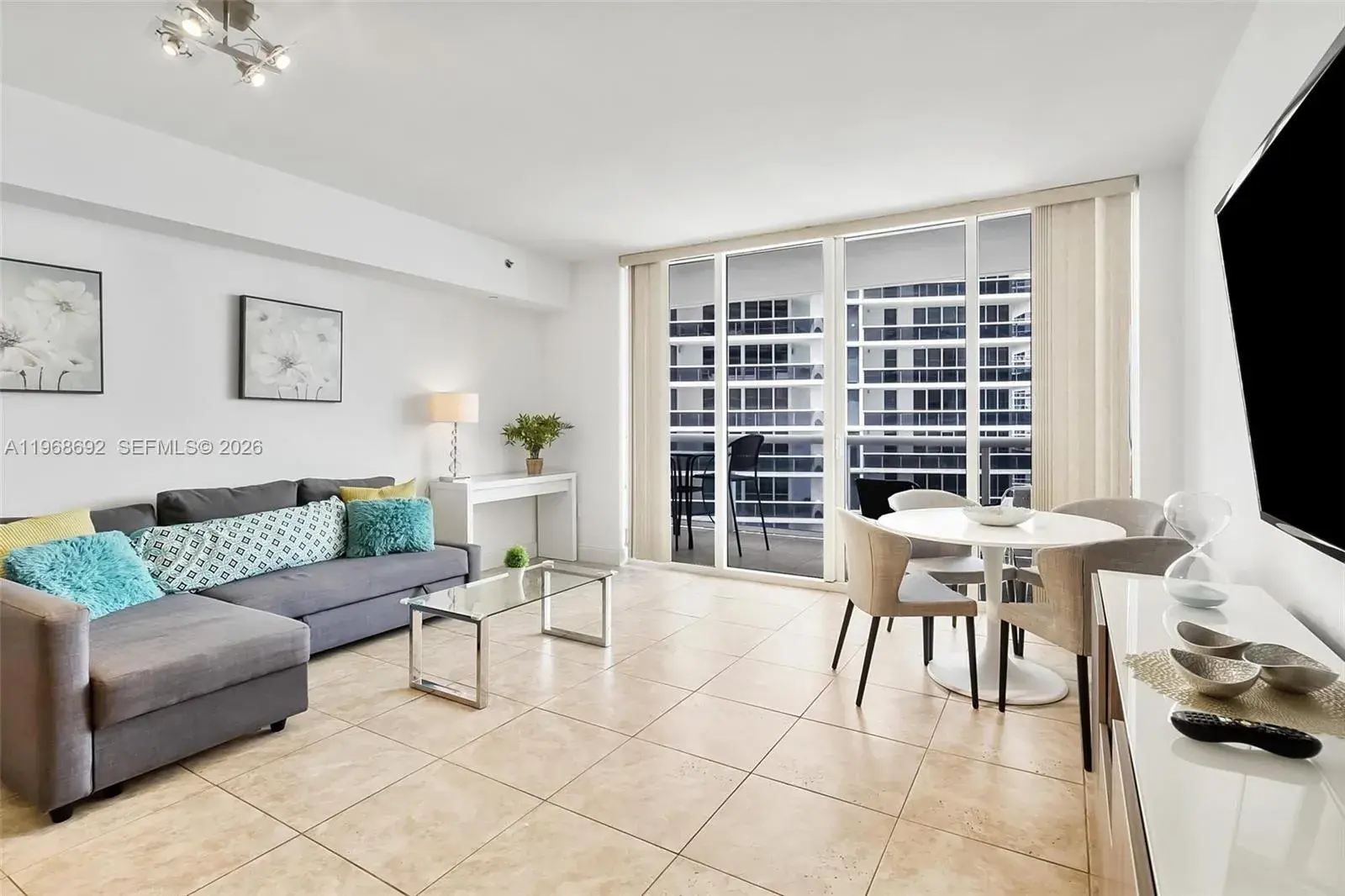 1830 S Ocean Dr # 2409, Hallandale Beach FL 33009