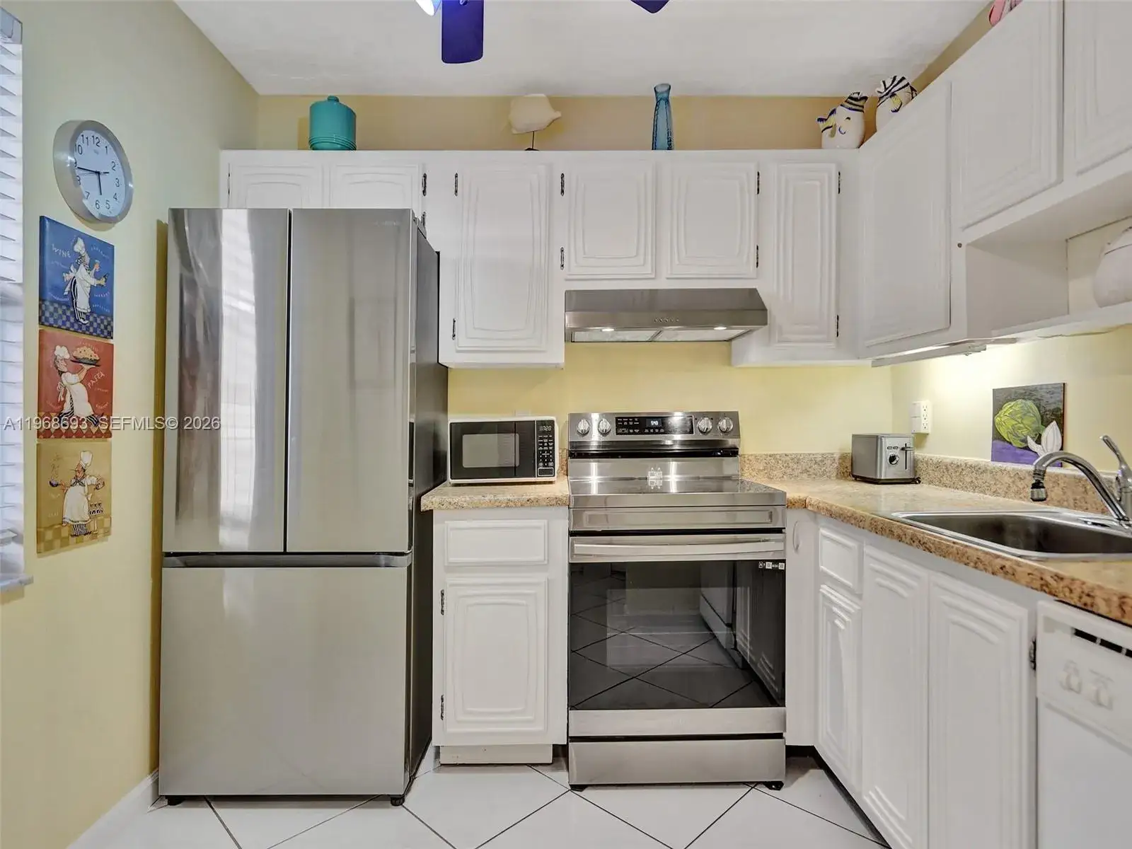 2861 Somerset Dr # 211, Lauderdale Lakes FL 33311