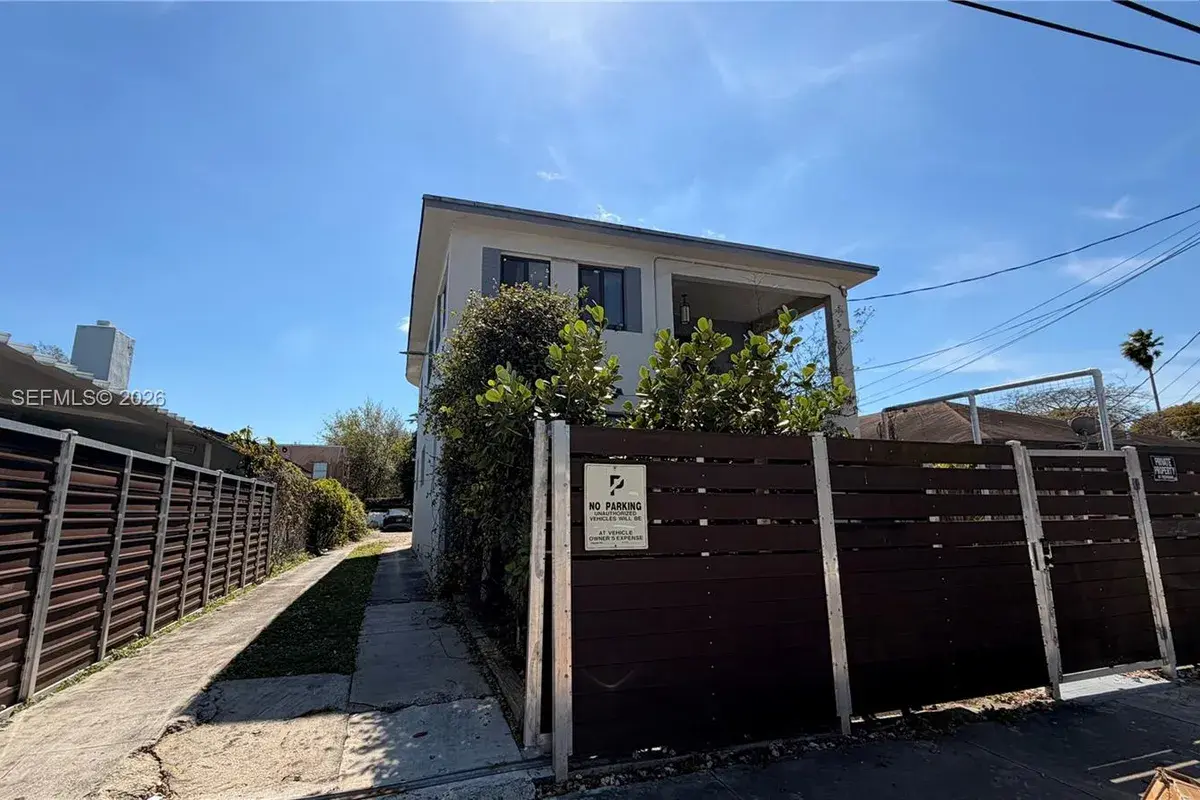 168 NW 53rd St # 2, Miami FL 33127