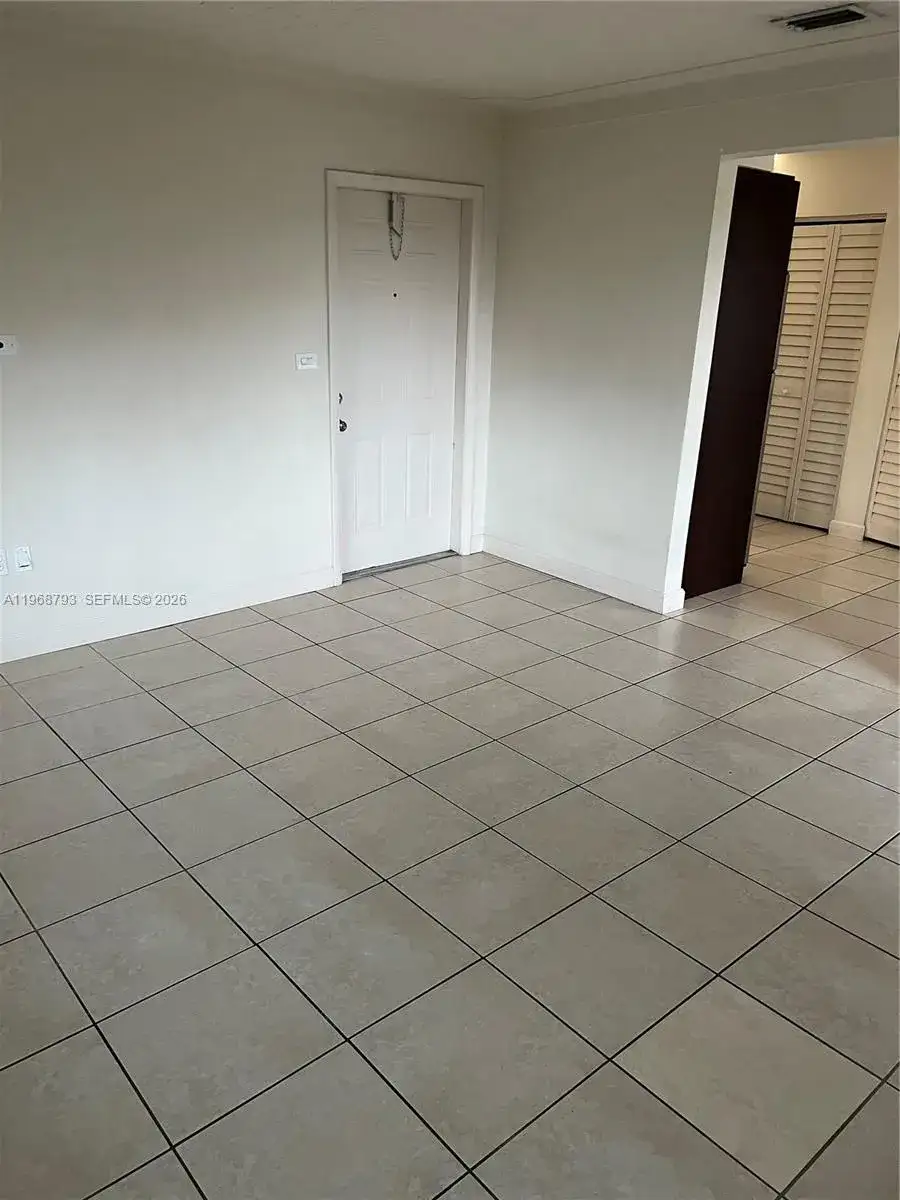 890 NW 22nd Ct # 890, Miami FL 33125 photo 4
