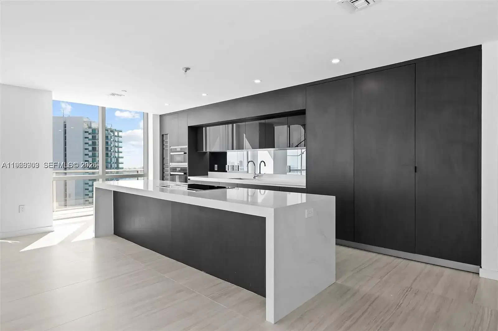 851 NE 1st Ave # 5001, Miami FL 33132 photo 3