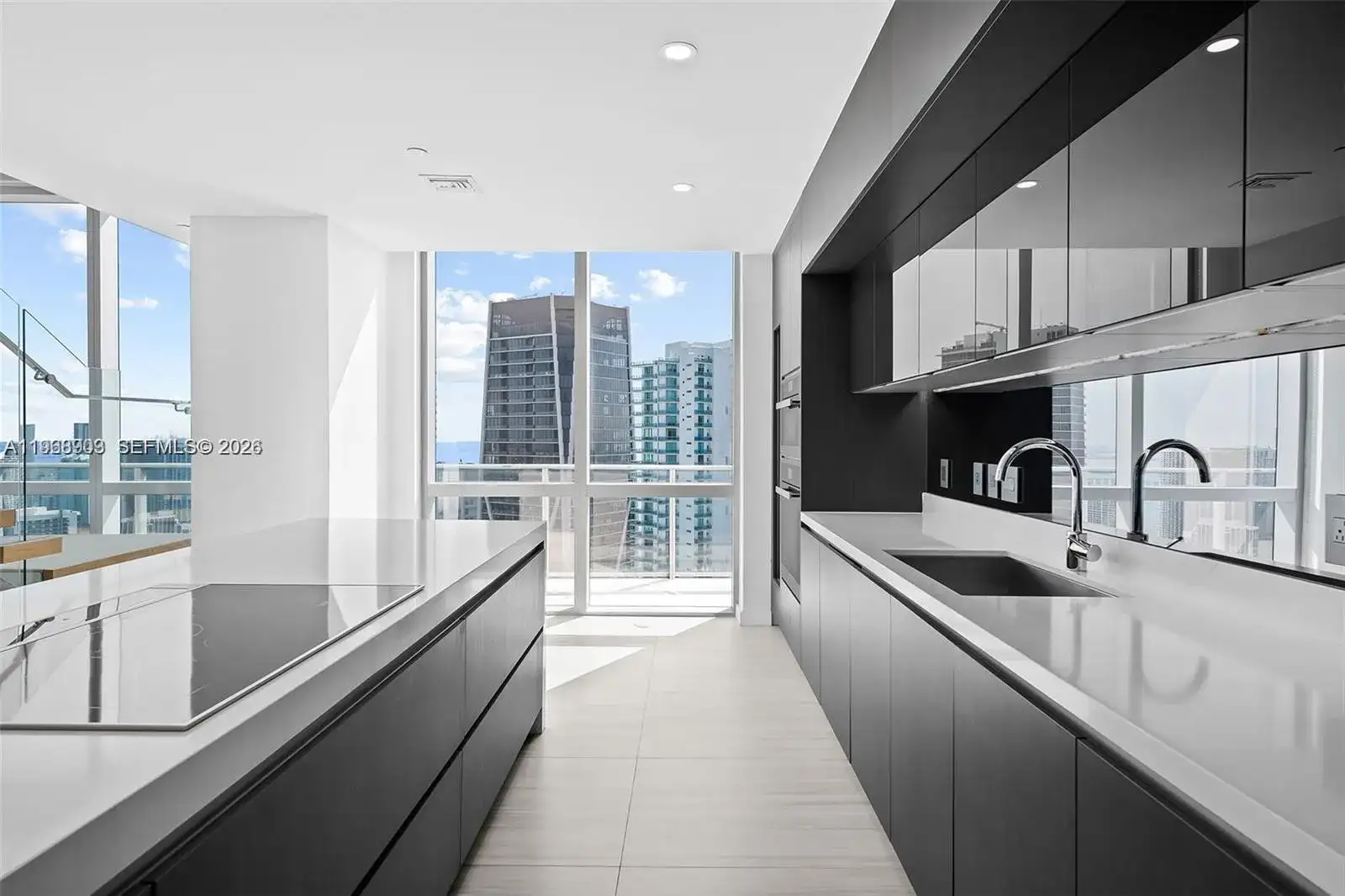 851 NE 1st Ave # 5001, Miami FL 33132 photo 4