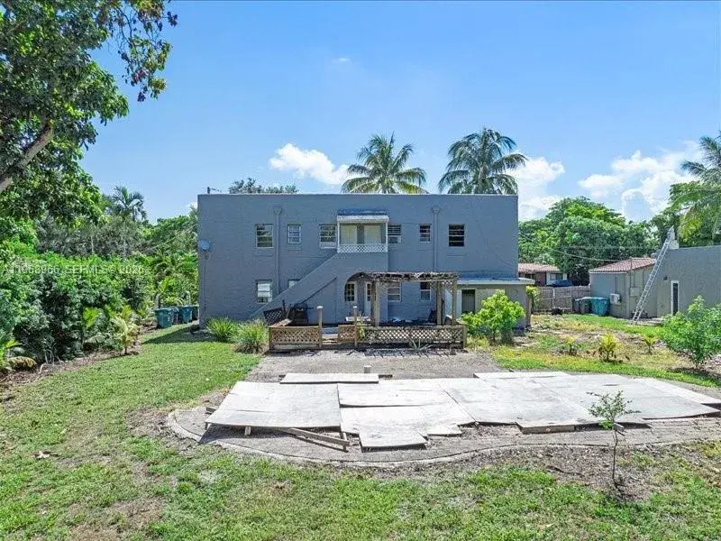 11402 NE 8th Ct, Biscayne Park FL 33161