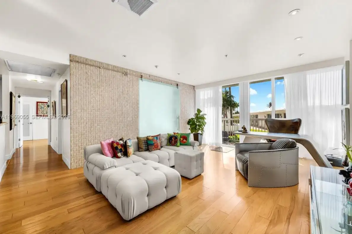 10275 Collins Ave # 102, Bal Harbour FL 33154 photo 4