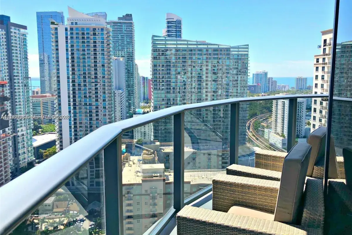 55 SW 9th St # 2903, Miami FL 33130