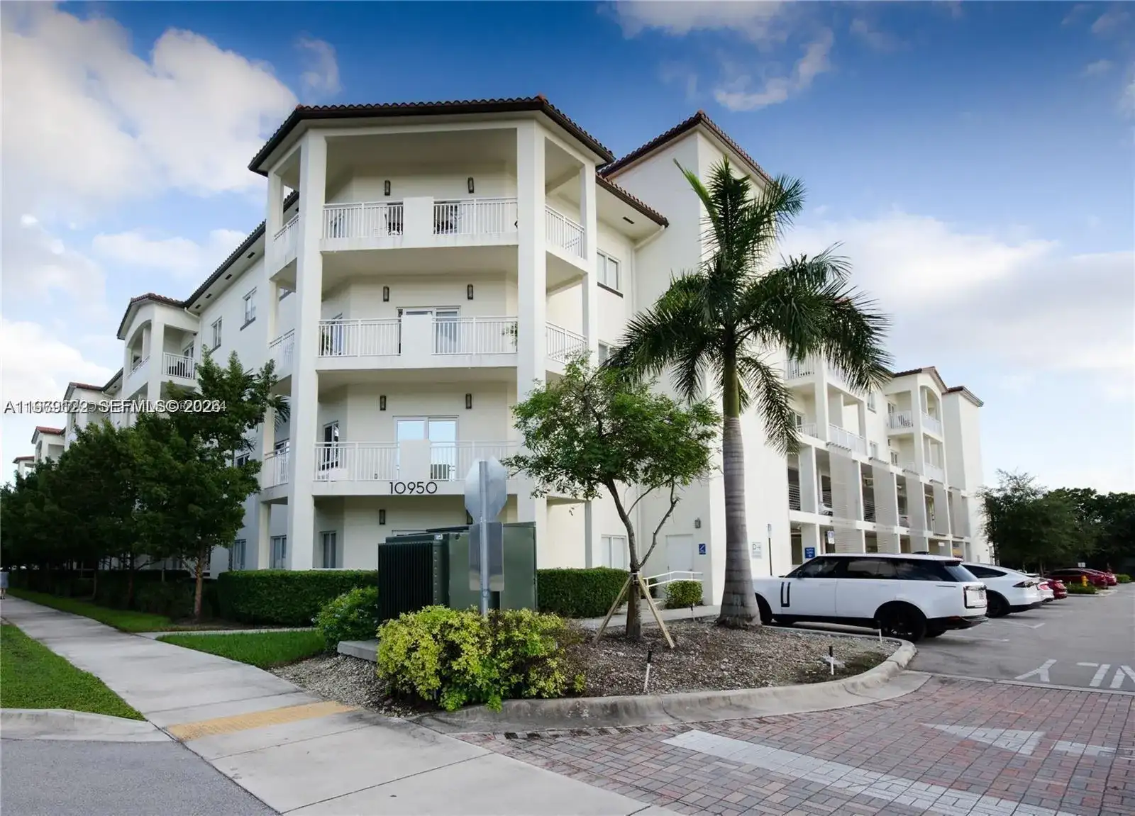 10950 NW 82nd St # 204, Doral FL 33178 photo 2
