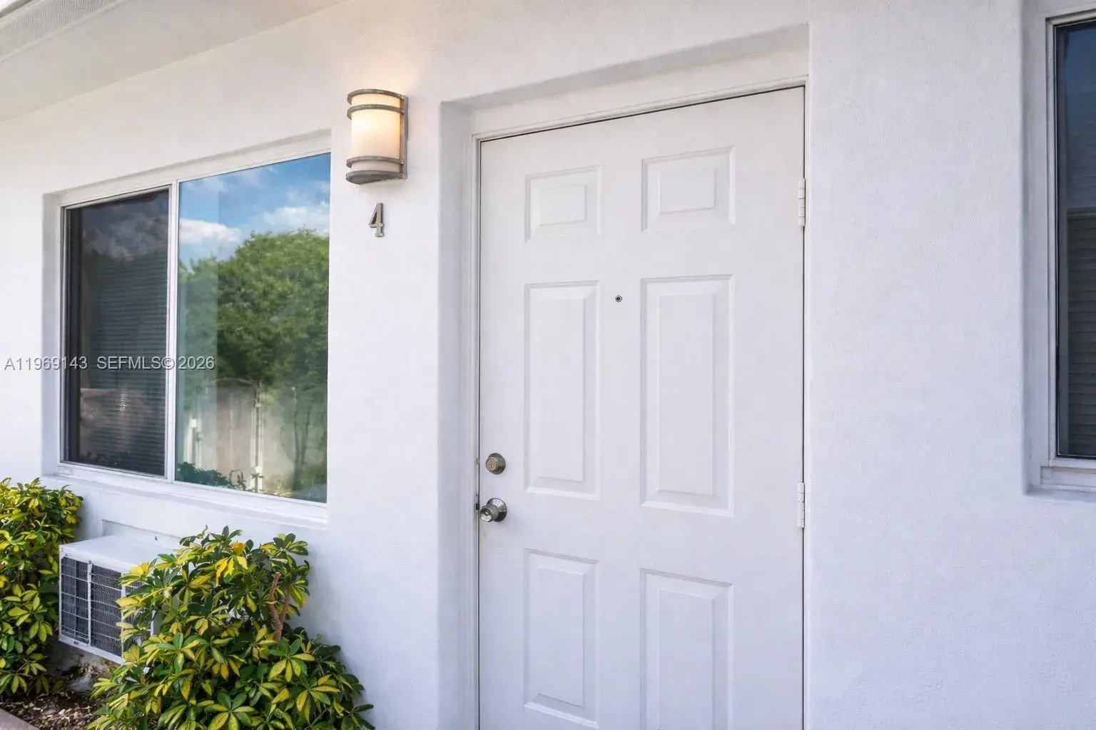 932 Moffett St # 4, Hallandale Beach FL 33009