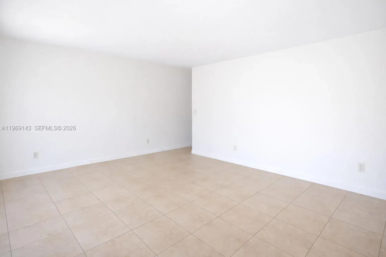 932 Moffett St # 4, Hallandale Beach FL 33009