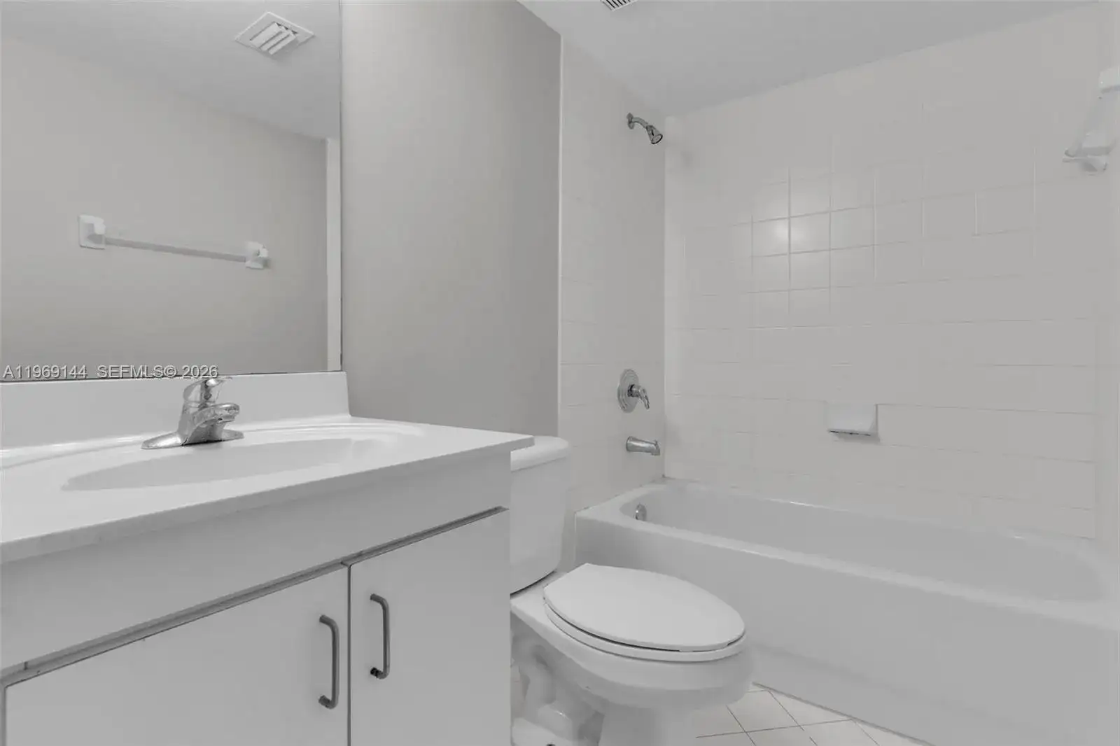 990 NE 33rd Ter # 102, Homestead FL 33033 photo 4