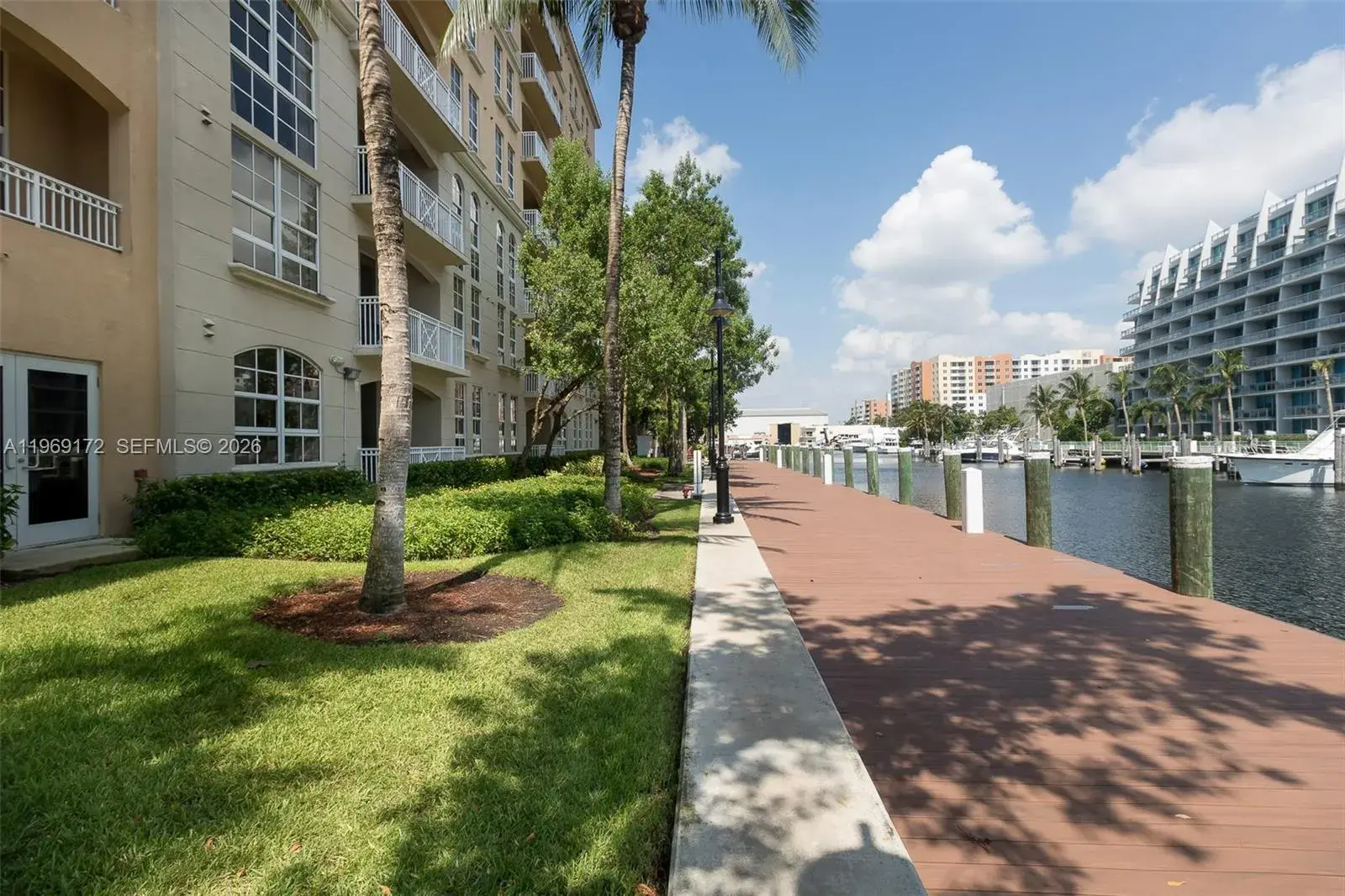 3001 NE 185th St # 113, Aventura FL 33180