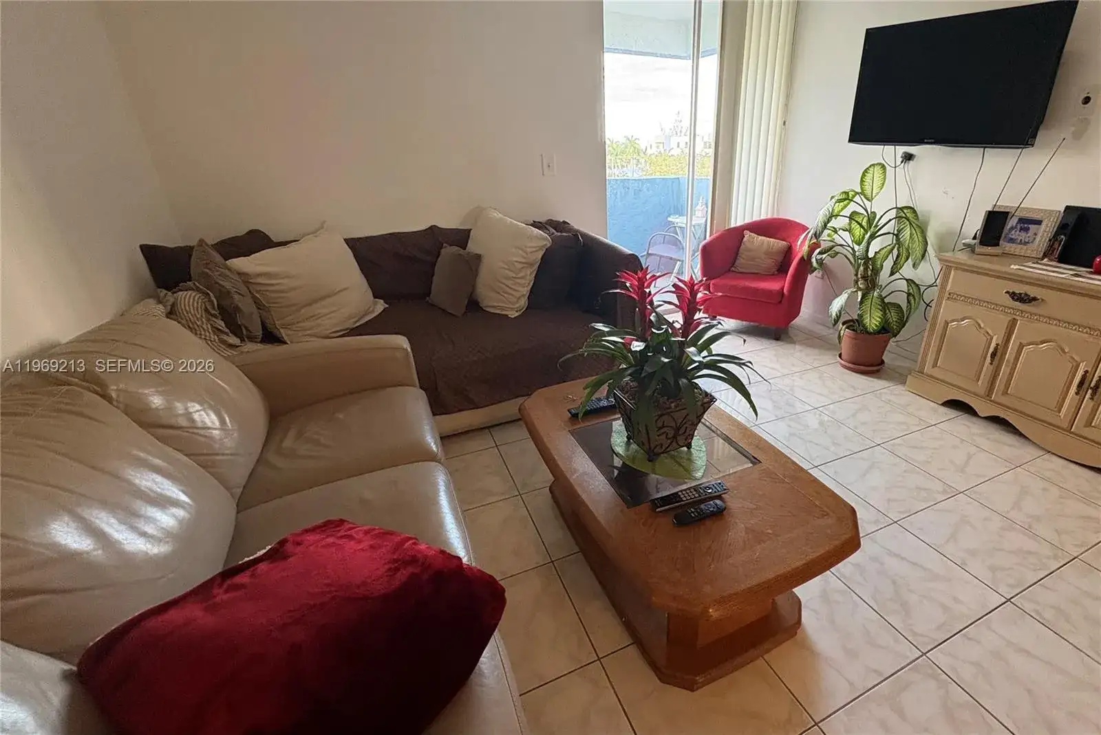 5050 NW 7th St # 501, Miami FL 33126 photo 2