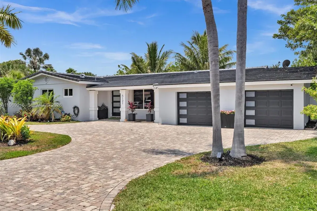 5121 NE 30th Ter, Lighthouse Point FL 33064