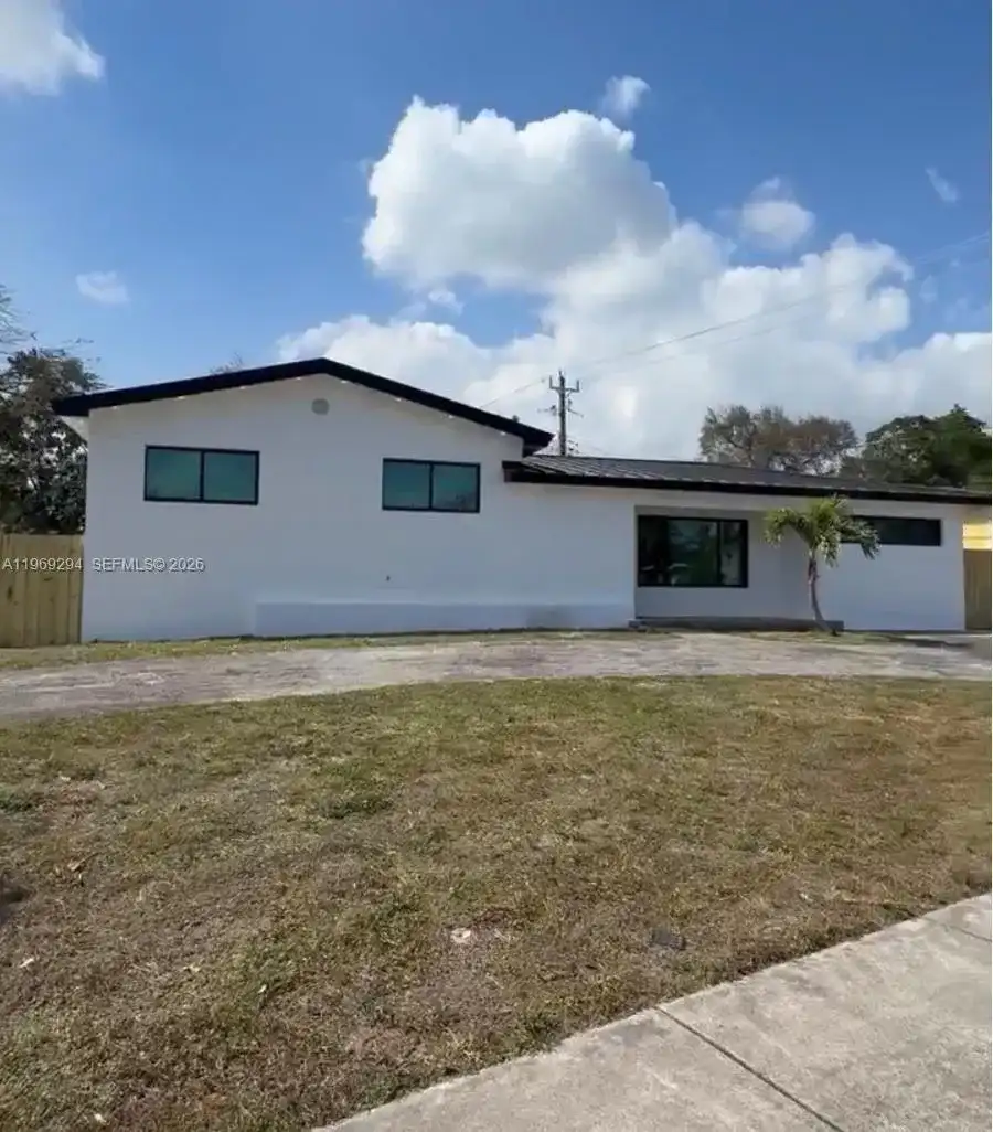 1085 NW 191st St, Miami Gardens FL 33169