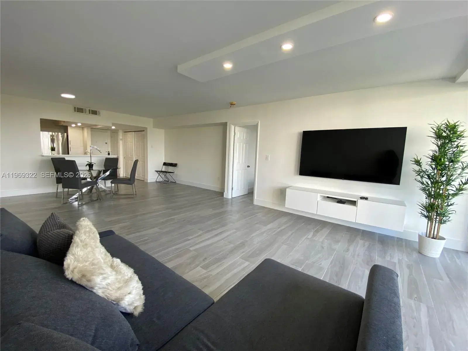 20515 E Country Club Dr # 549, Aventura FL 33180