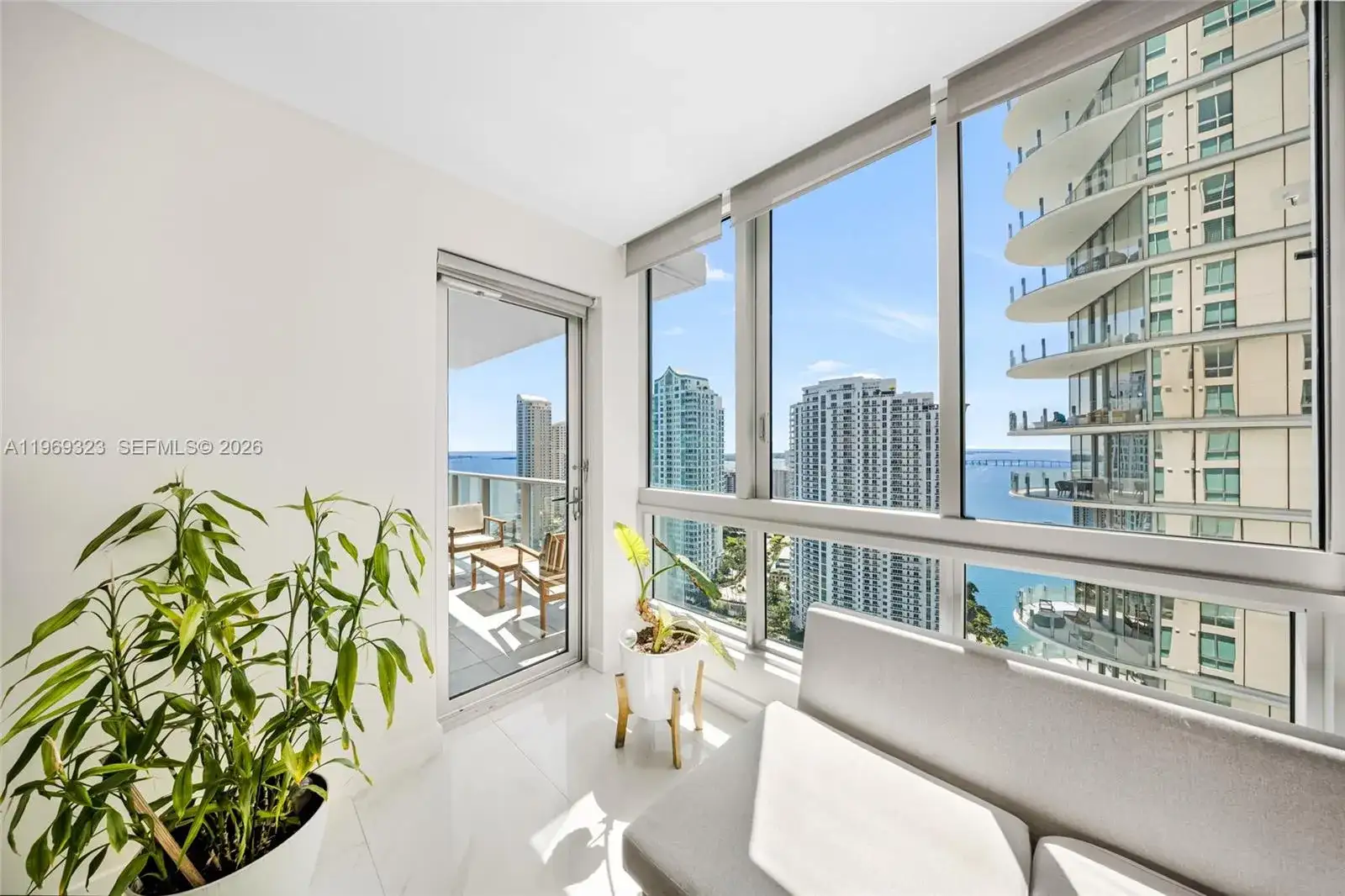 300 S Biscayne Blvd # 2806, Miami FL 33131 photo 3