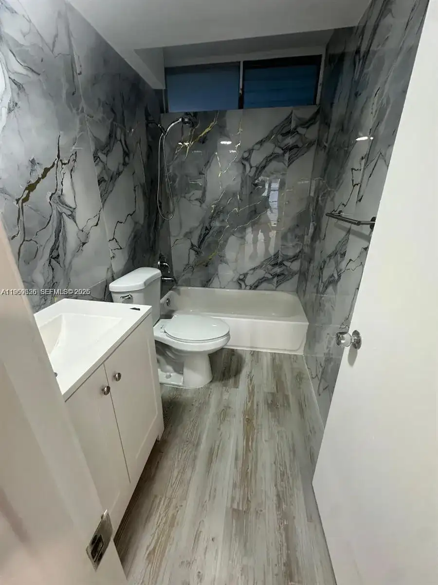 1400 Pennsylvania Ave # 16, Miami Beach FL 33139 photo 2