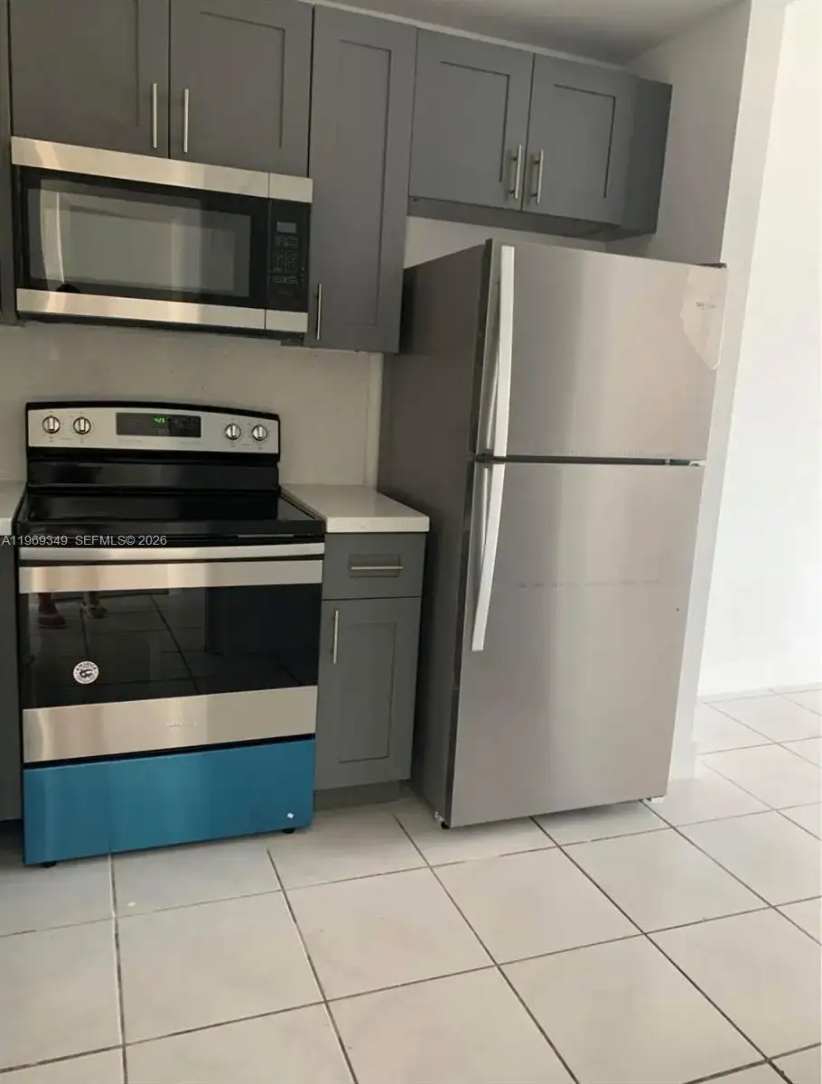7505 SW 82nd St # 306, Miami FL 33143 photo 2