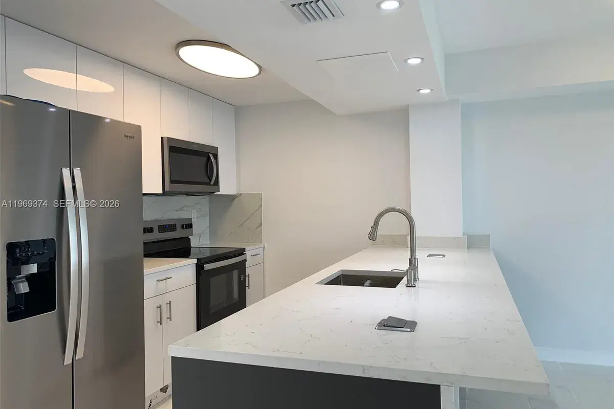 2980 Point East Dr, # 508, Aventura FL 33160