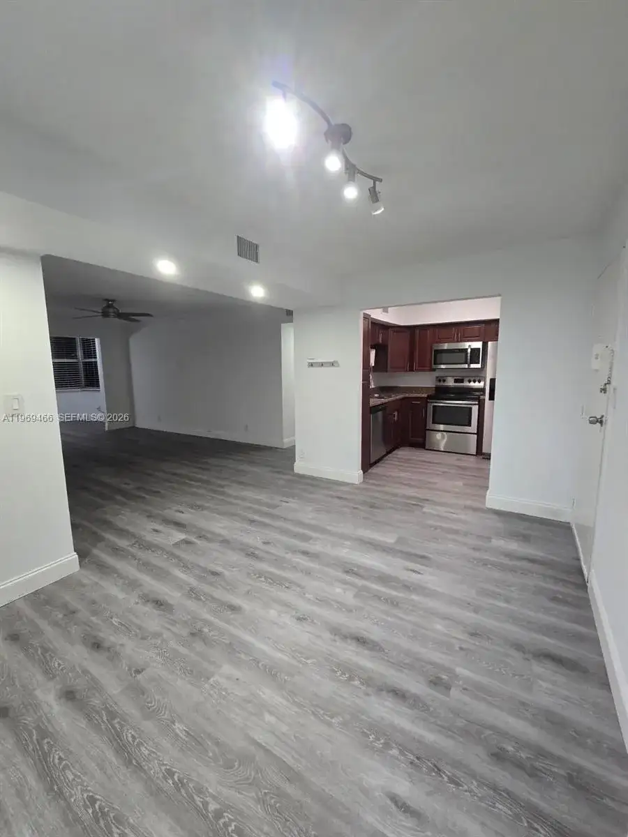 6500 Cypress Rd # 301, Plantation FL 33317 photo 2