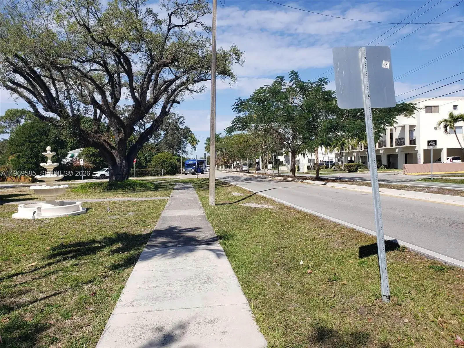 524 S ROYAL POINCIANA BLVD, Miami Springs FL 33166 photo 2