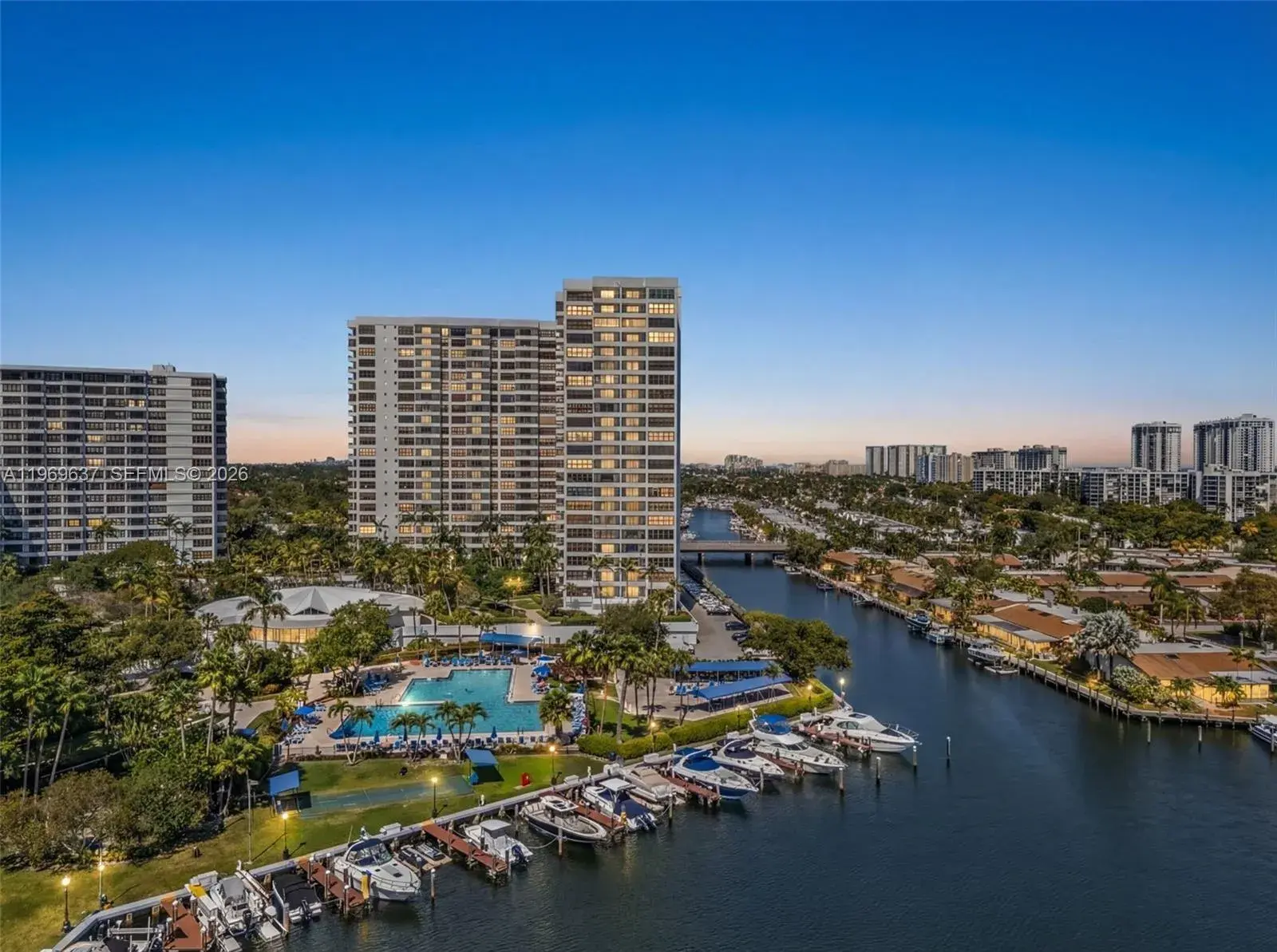 2500 PARKVIEW DR # 2407, Hallandale Beach FL 33009