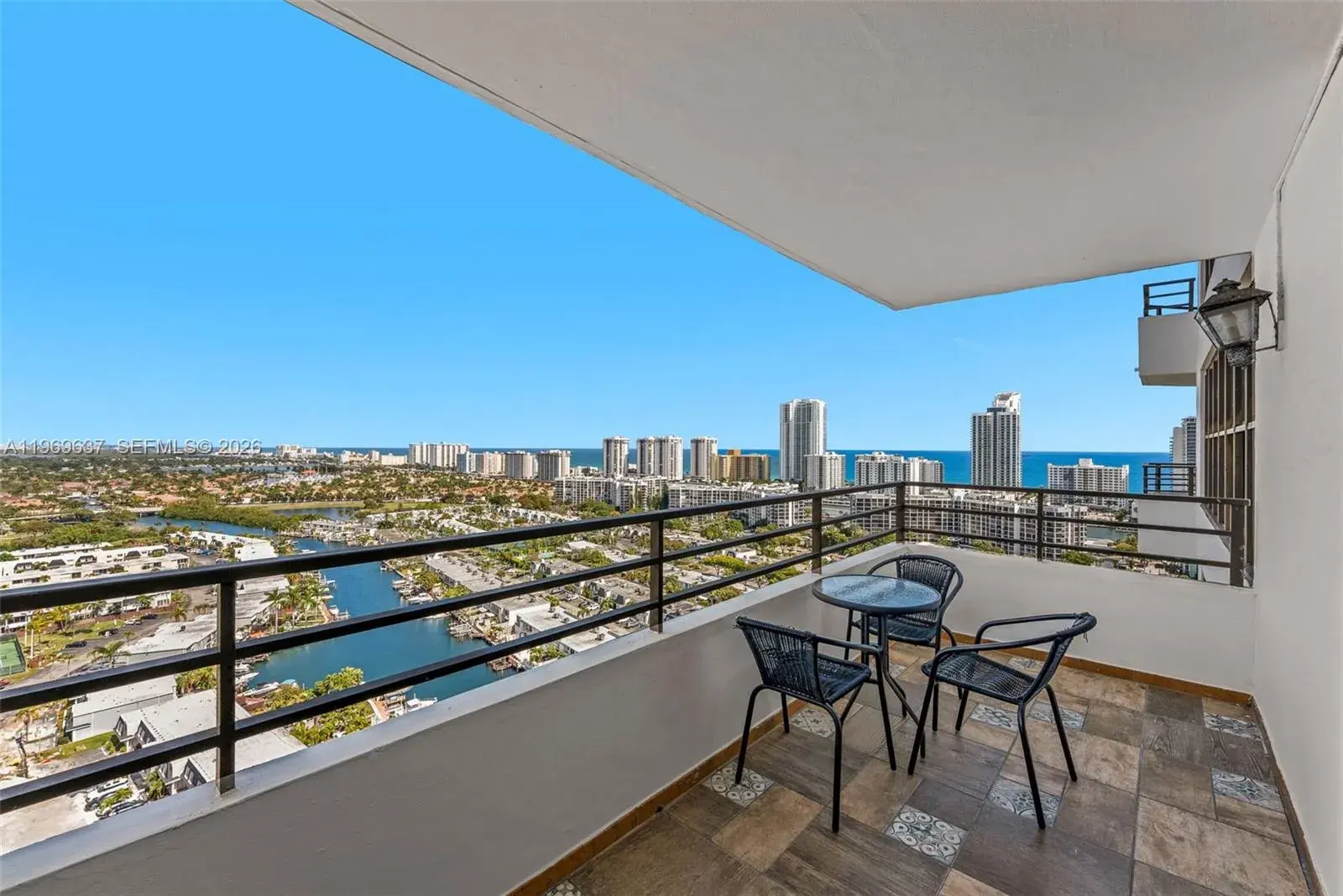 2500 PARKVIEW DR # 2407, Hallandale Beach FL 33009