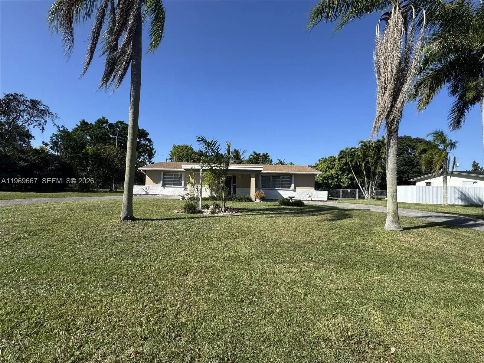 19520 SW 128th Ave, Miami FL 33177 photo 3