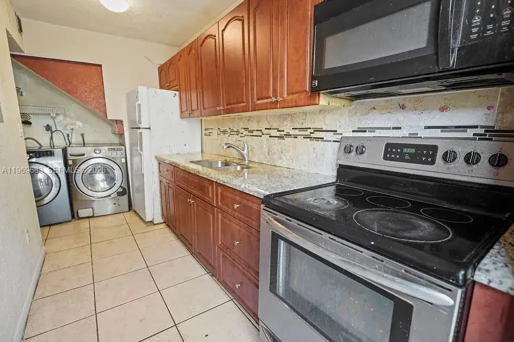 2424 NW 52nd Ave # 2424, Lauderhill FL 33313 photo 3