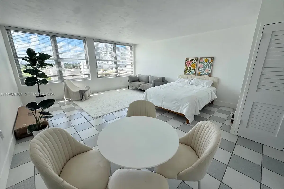 2899 Collins Ave # 740, Miami Beach FL 33140