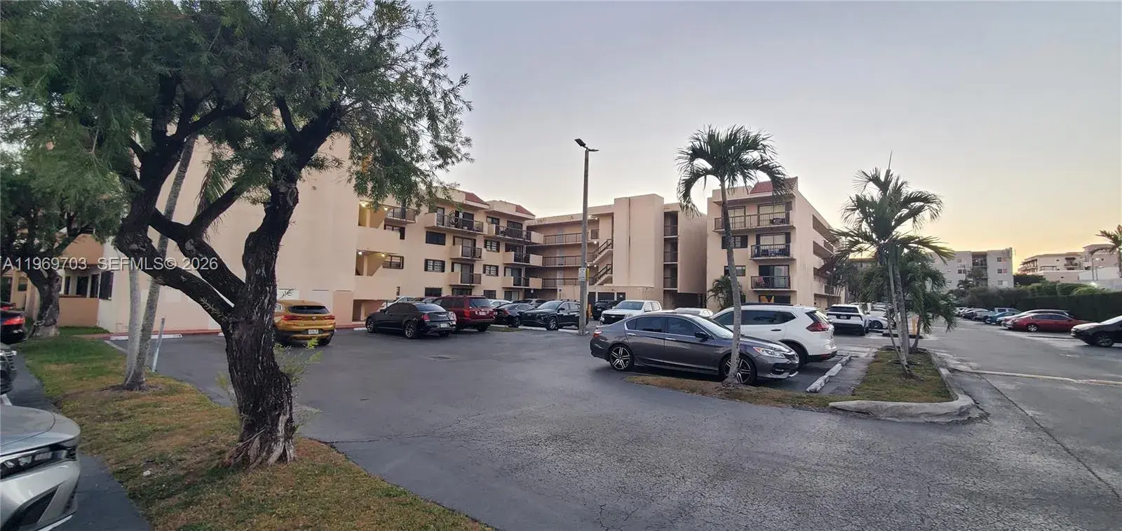995 SW 84th Ave # 218, Miami FL 33144
