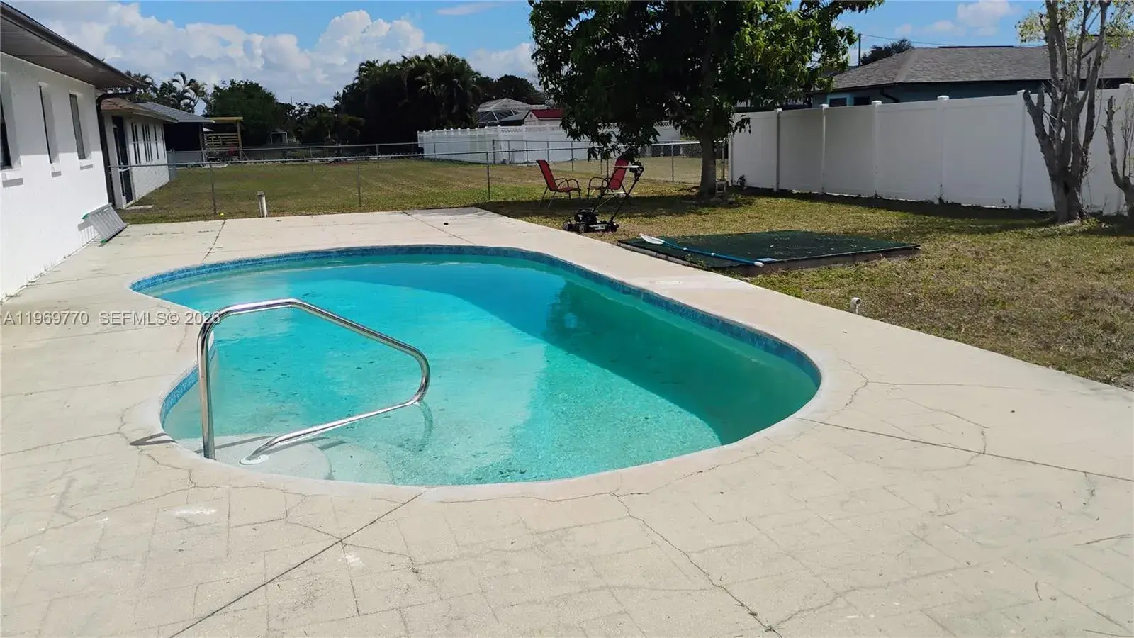 1404 SE 19TH St., Cape Coral FL 33990