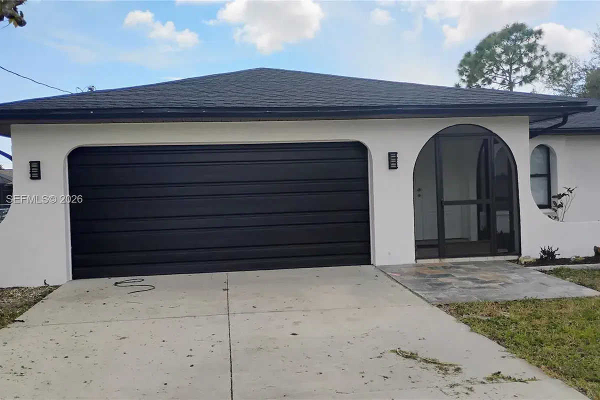 1404 SE 19TH St., Cape Coral FL 33990