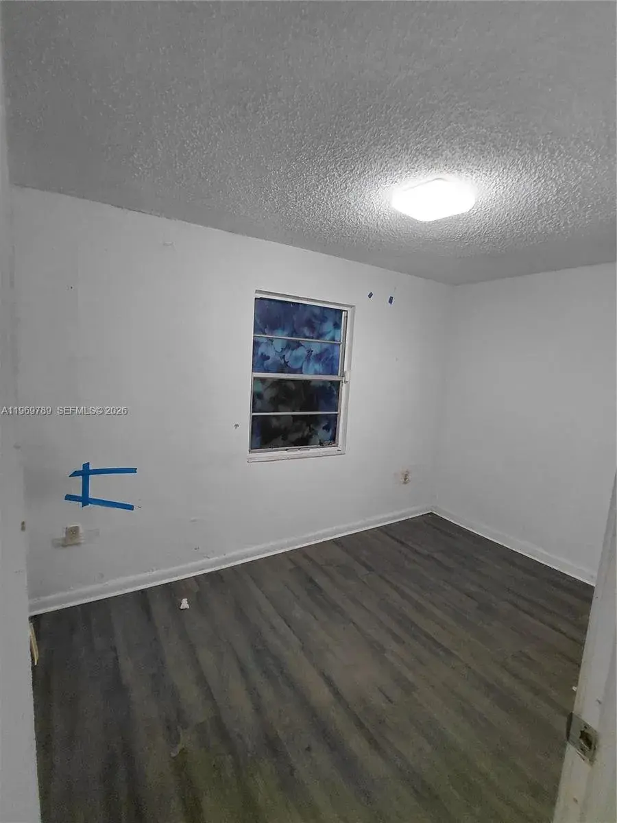 7091 NW 21st Ave, Miami FL 33147
