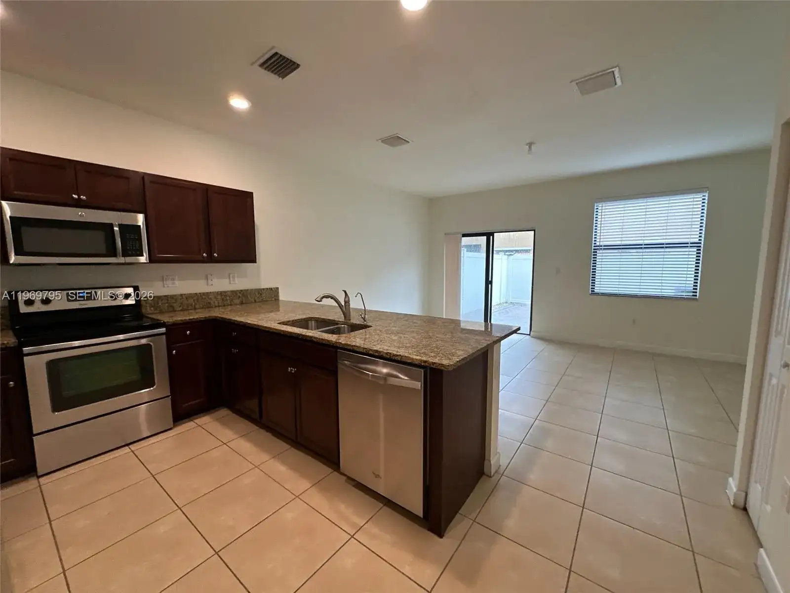 9374 W 32nd Ln, Hialeah FL 33018 photo 3