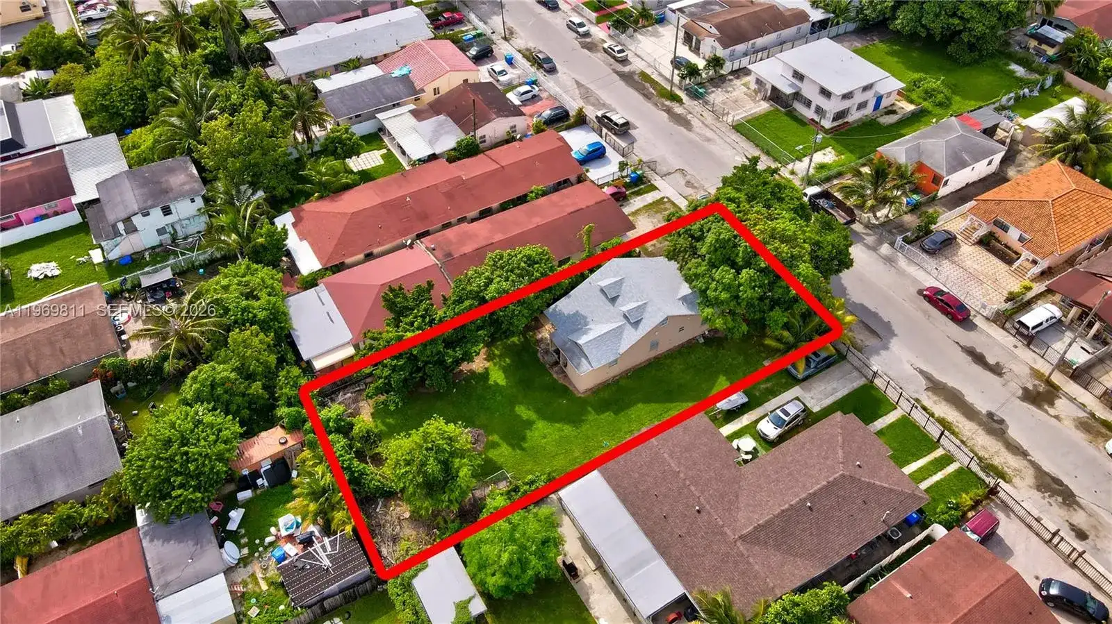 2142 NW 33rd St, Miami FL 33142 photo 2