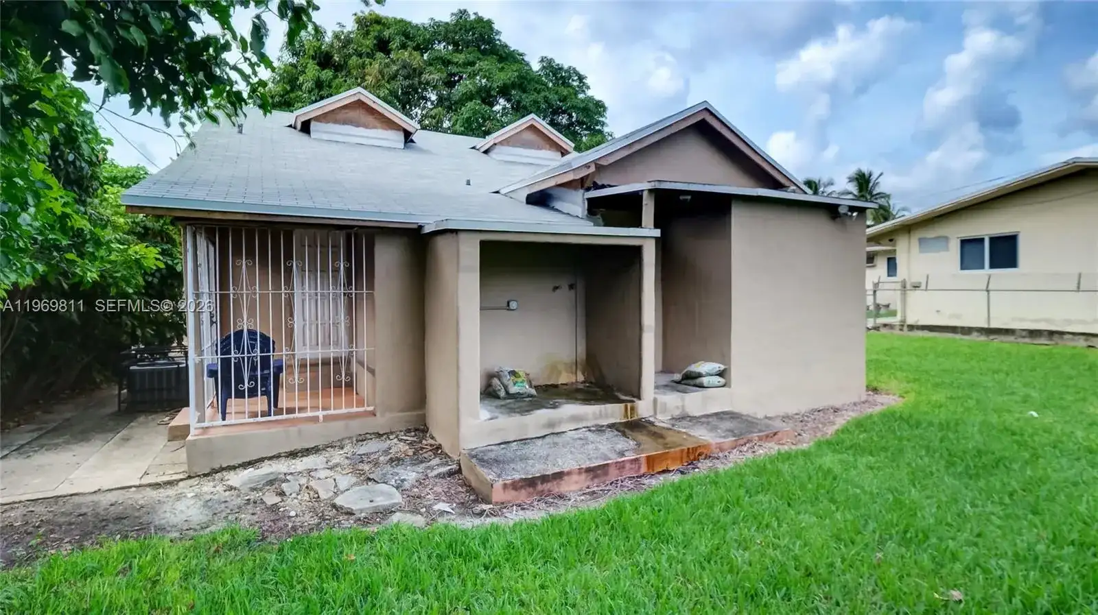 2142 NW 33rd St, Miami FL 33142 photo 3