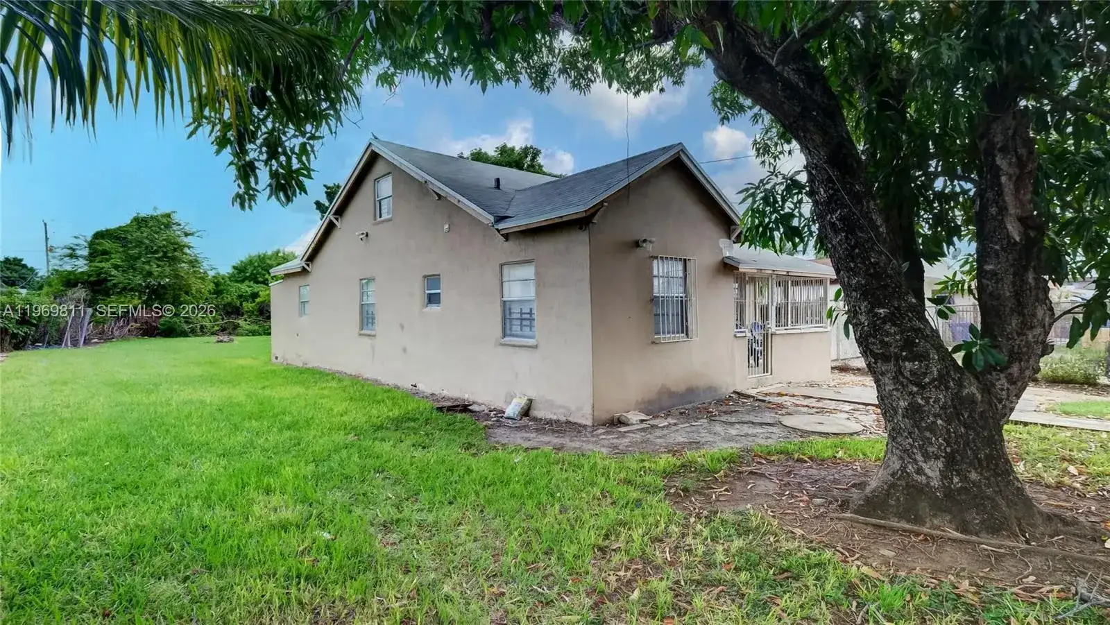 2142 NW 33rd St, Miami FL 33142 photo 5