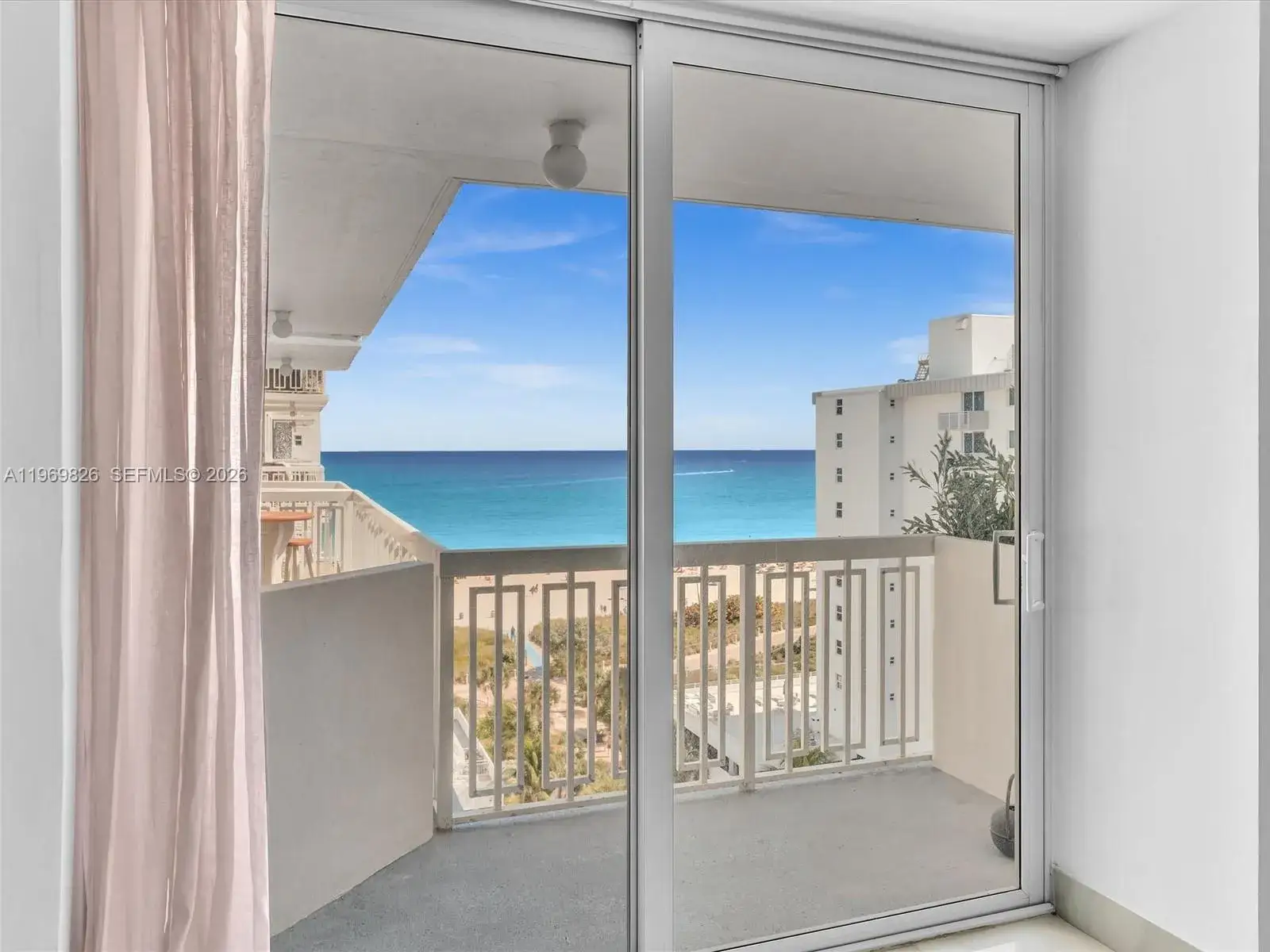 1 bath Residential for sale at 401 Ocean Dr # 1007, Miami Beach FL 33139
