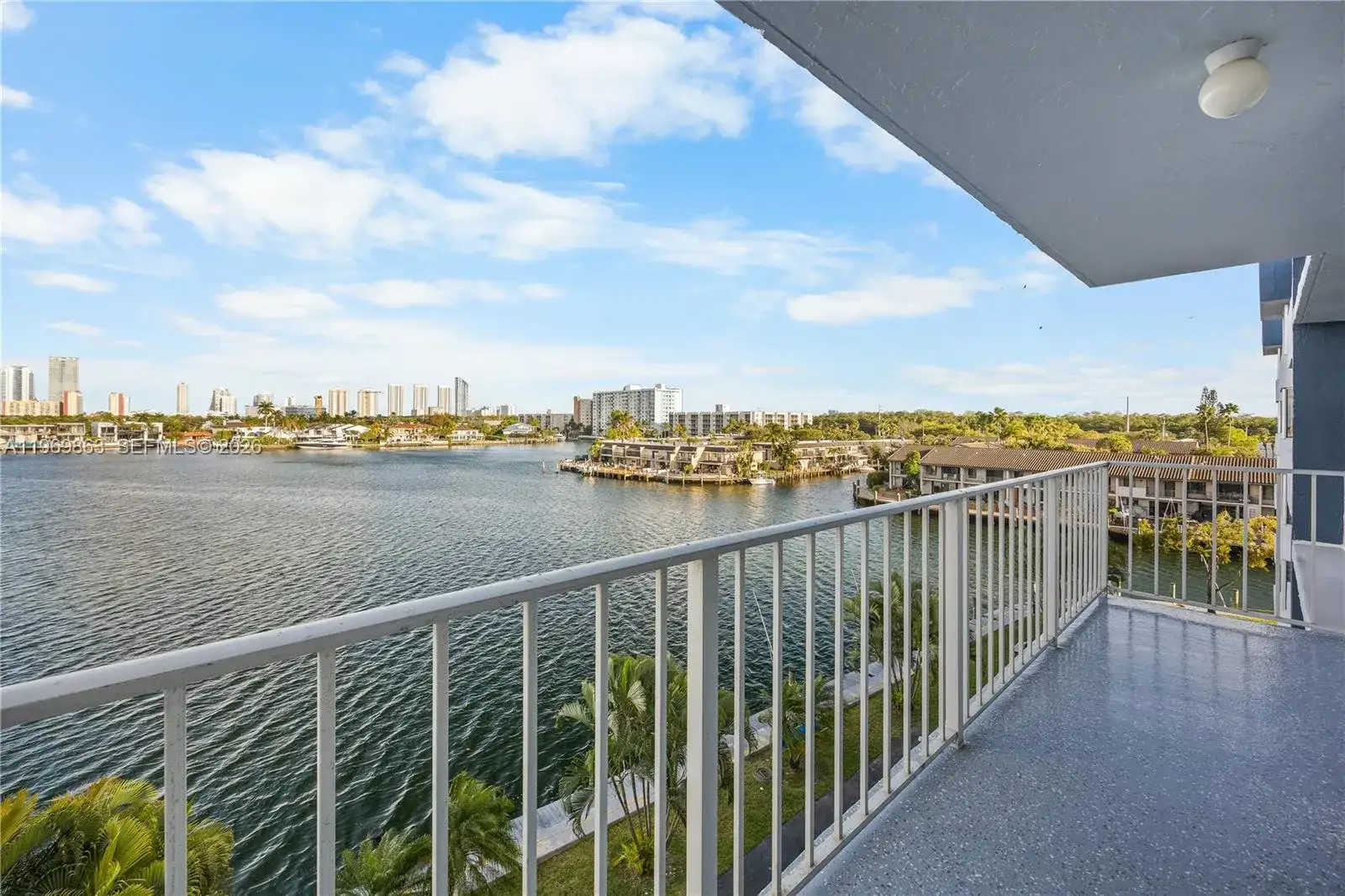 16570 NE 26th Ave # 5J, North Miami Beach FL 33160 photo 2