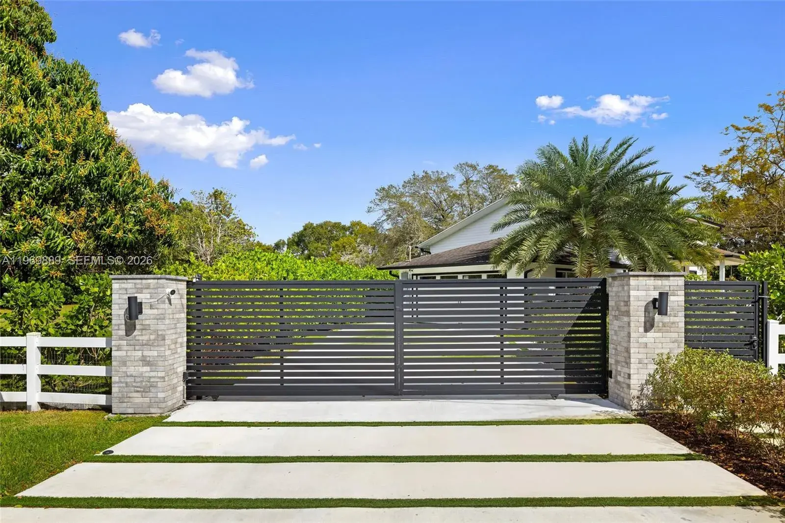 18301 SW 50th St, Southwest Ranches FL 33331