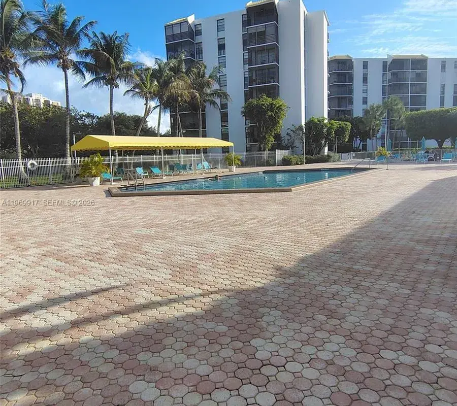 20400 W Country Club Dr # 209, Aventura FL 33180