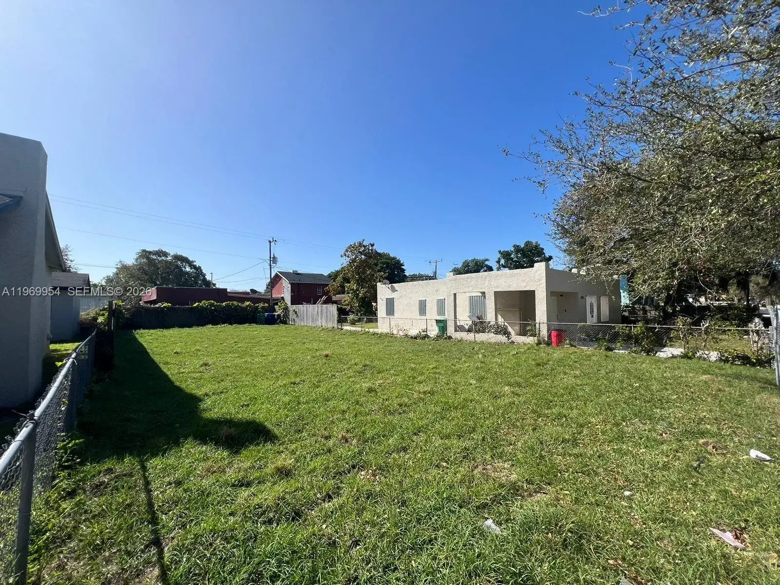 1762 NW 44th St, Miami FL 33142 photo 3