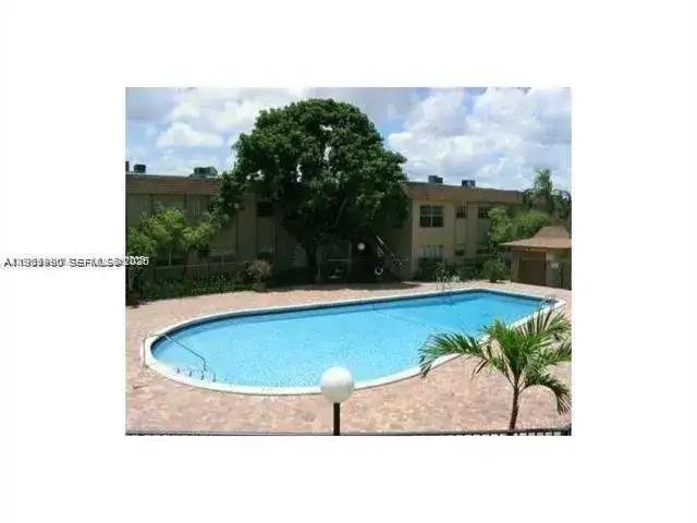 2530 NW 39th Way # 102, Lauderdale Lakes FL 33311