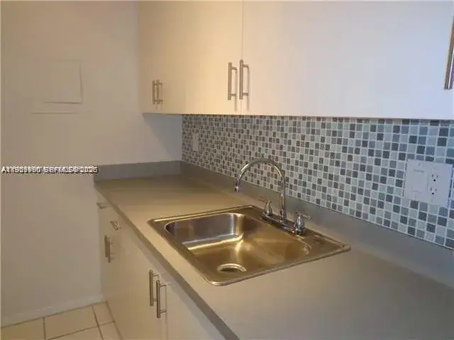 2530 NW 39th Way # 102, Lauderdale Lakes FL 33311 photo 2